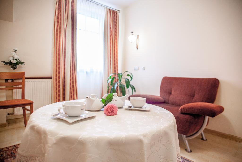 Hotel Sutoris Bochnia Zewnętrze zdjęcie