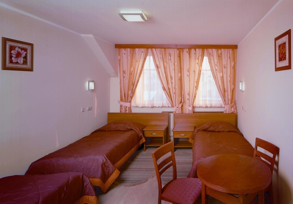Hotel Sutoris Bochnia Pokój zdjęcie