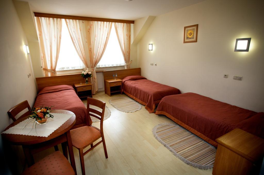 Hotel Sutoris Bochnia Pokój zdjęcie