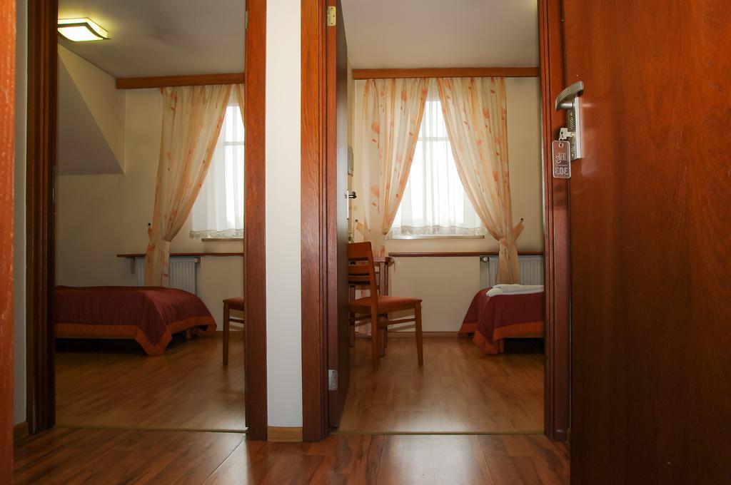 Hotel Sutoris Bochnia Pokój zdjęcie