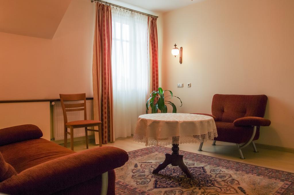 Hotel Sutoris Bochnia Pokój zdjęcie